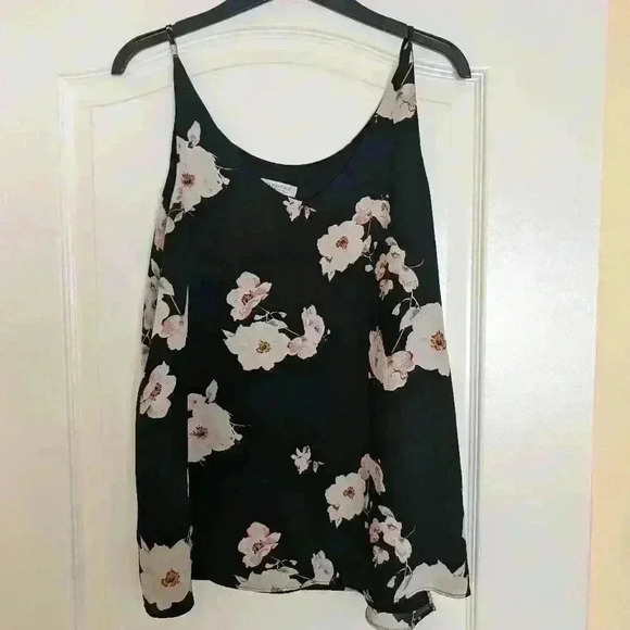 Reitmans r essentials black cami top with flowers - Picture 2 of 7